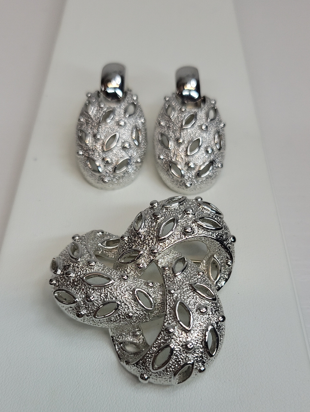 Vintage Butler Brooch Set